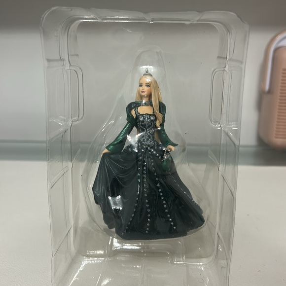 NWT Barbie collector’s series Celebration ornament special 2004 edition - Picture 3 of 15